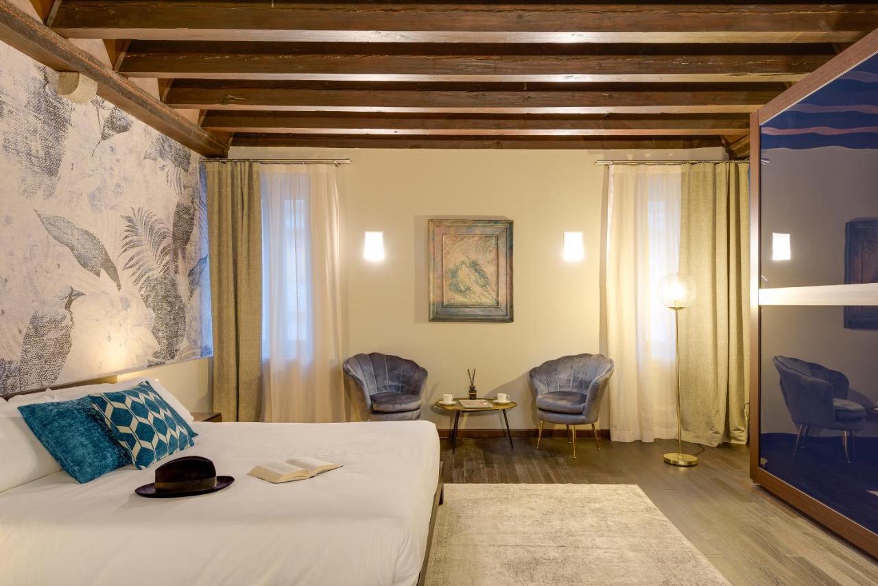 Palazzo Duomo Suites In Udine Center エクステリア 写真