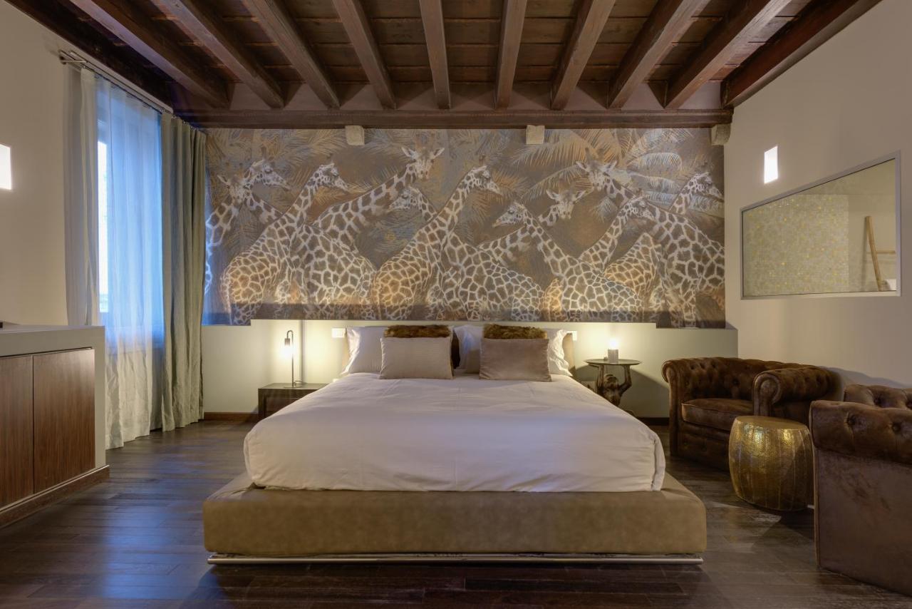 Palazzo Duomo Suites In Udine Center エクステリア 写真