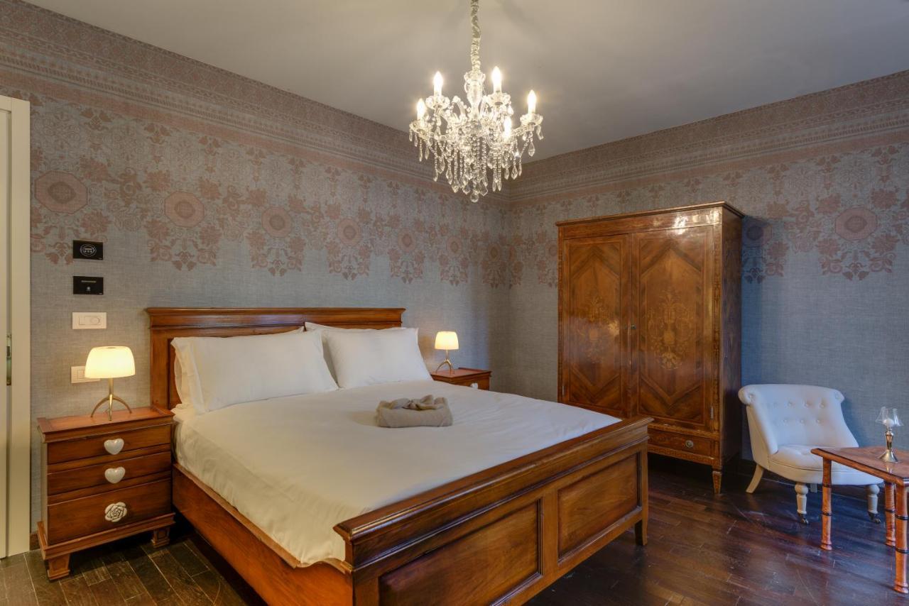 Palazzo Duomo Suites In Udine Center エクステリア 写真